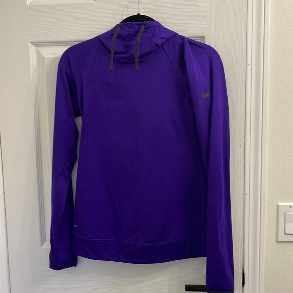 Nike dri-fit hoodie size small